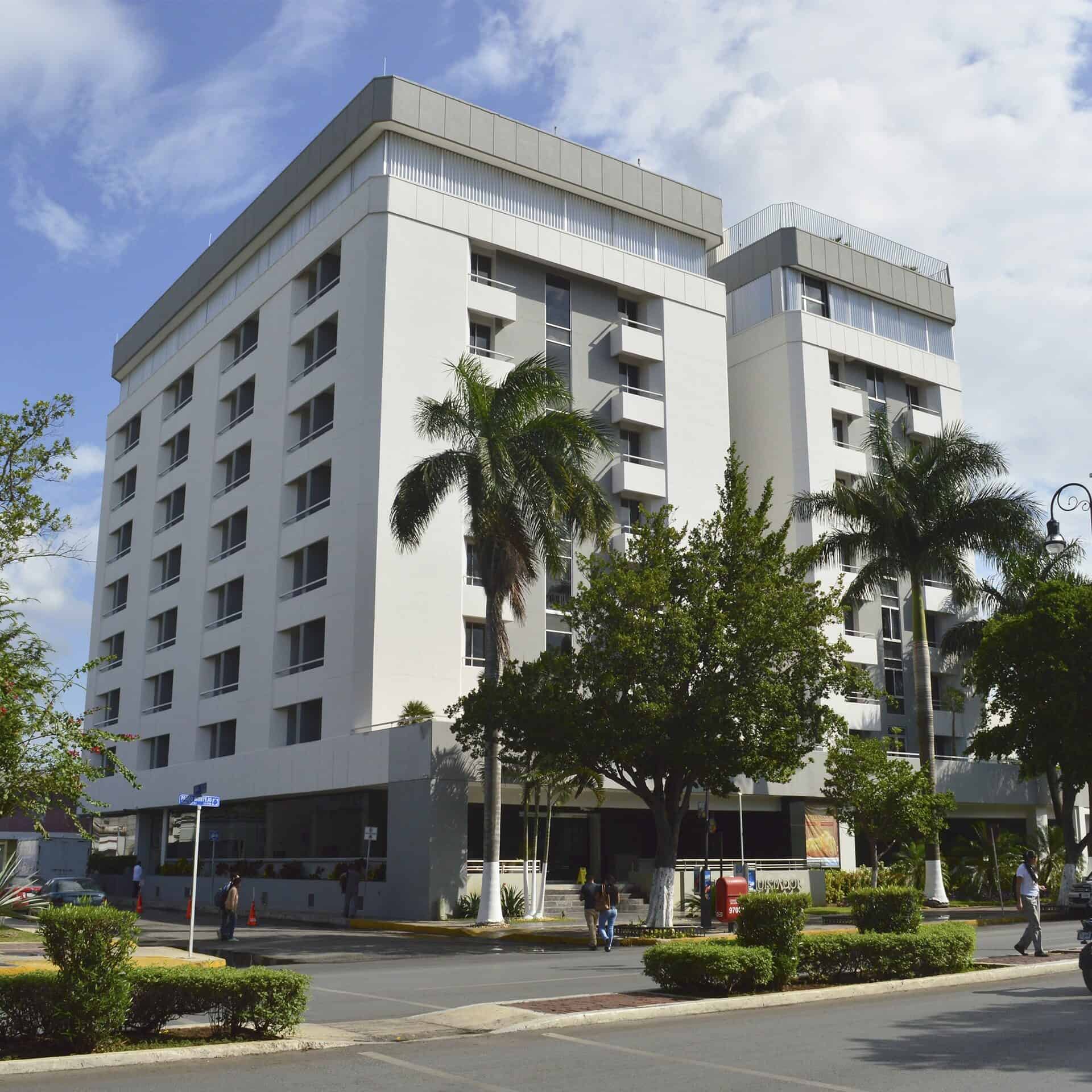 8. hotel el conquistador fachada