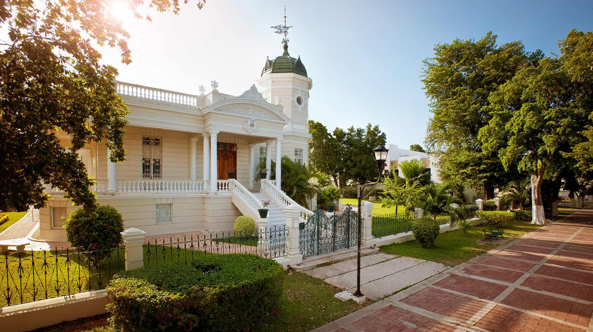 Mérida museo quintamontesmolina paseodemontejo fachada atardecer 01