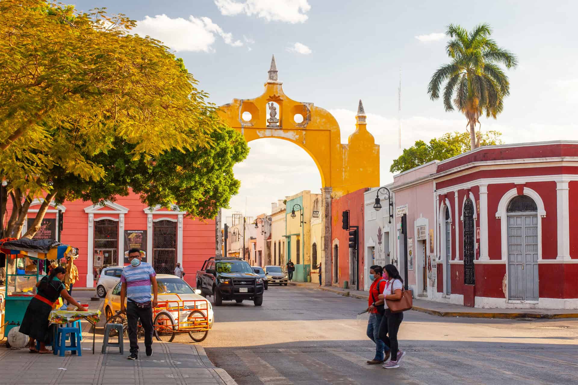 Merida, yucatan, mexico 4 april, 2022: merida arch and quarter of dragons dragones in yucatan mexico